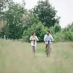 Les Aires En Scenes Au Bord De L'eau 4* Épagne-Épagnette