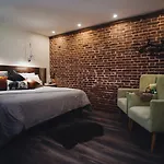 Les Aires En Scenes Au Bord De L'eau Bed & Breakfast 4*