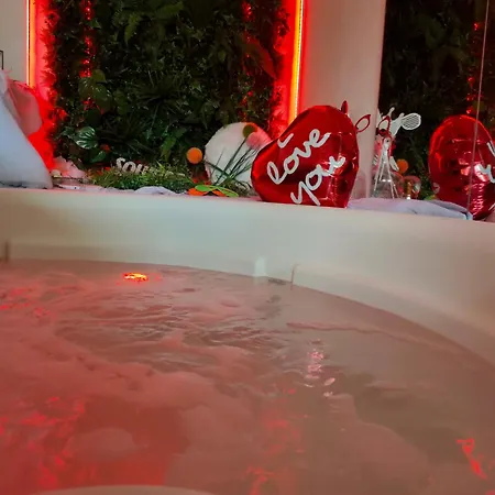 Les Aires En Scenes Au Bord De L'eau 3*