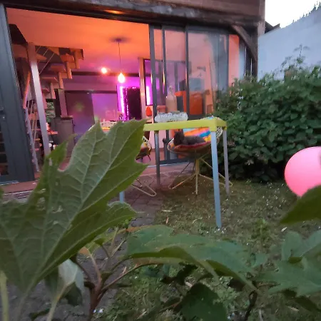 Bed & Breakfast Les Aires En Scenes Au Bord De L'eau 3*