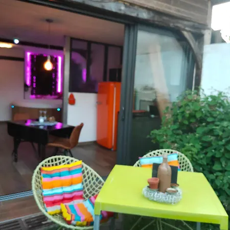 Bed & Breakfast Les Aires En Scenes Au Bord De L'eau 3*