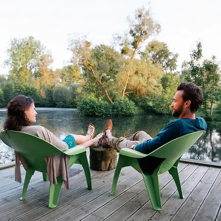 Bed & Breakfast Les Aires En Scenes Au Bord De L'eau