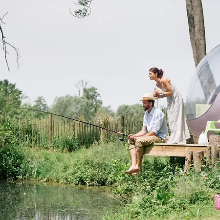 Bed & Breakfast Les Aires En Scenes Au Bord De L'eau 3*