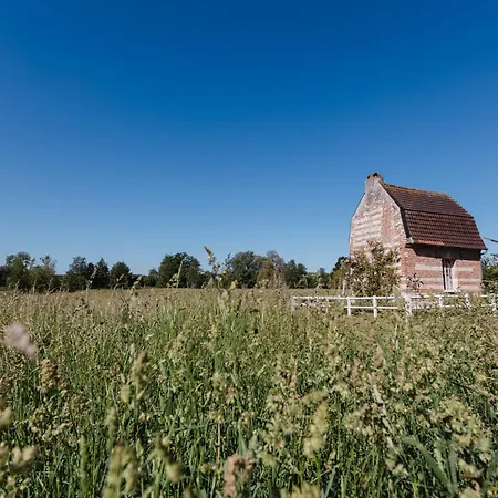 Bed & Breakfast Les Aires En Scenes Au Bord De L'eau 4*