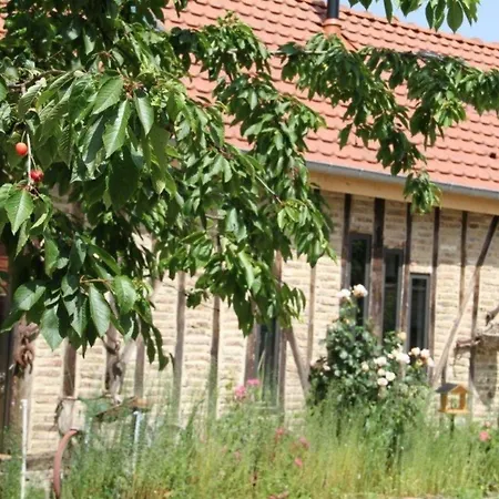 Les Aires En Scènes Couette-café 4*