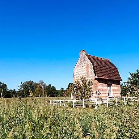 Les Aires En Scenes Au Bord De L'eau Bed & Breakfast 3*