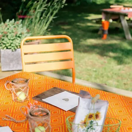 Bed & Breakfast Les Aires En Scenes Au Bord De L'eau 3*