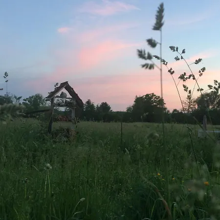 Bed & Breakfast Les Aires En Scenes Au Bord De L'eau 3*