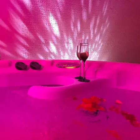 Bed & Breakfast Les Aires En Scenes Au Bord De L'eau 3*