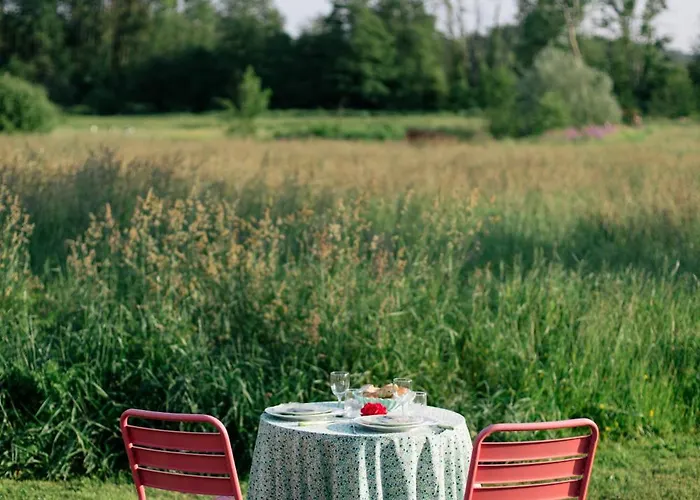 Les Aires En Scenes Au Bord De L'eau Epagne-Epagnette