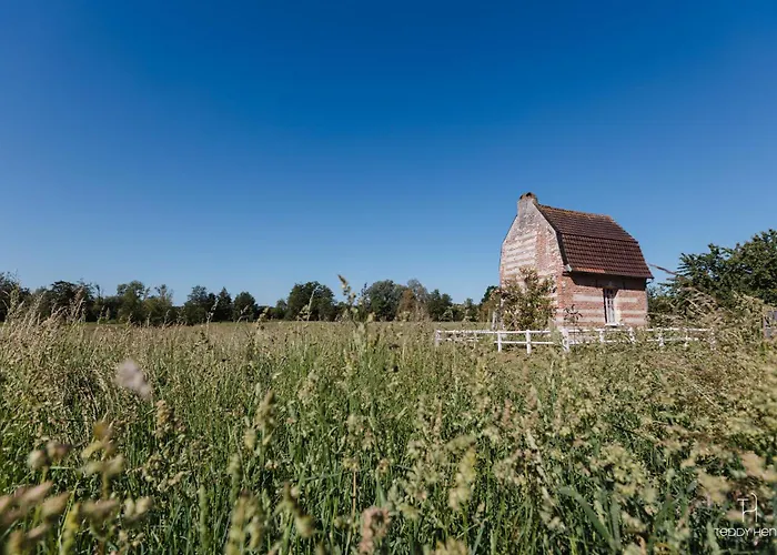 Bed & Breakfast Les Aires En Scenes Au Bord De L'eau 4*