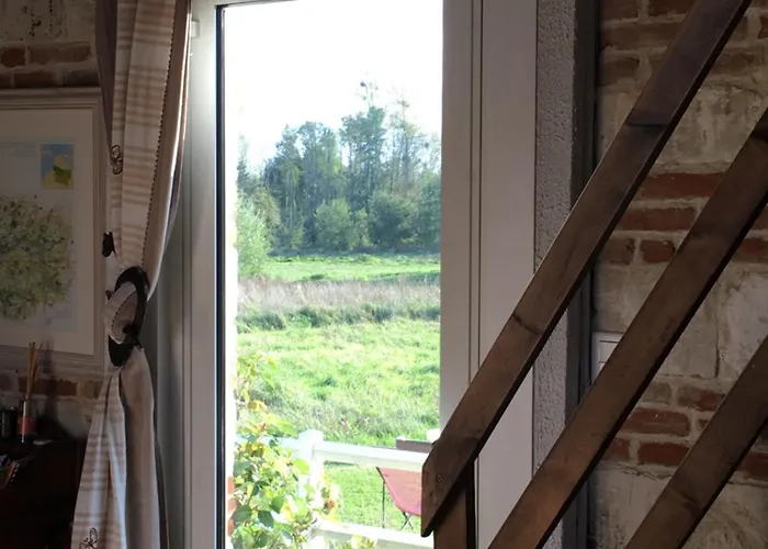 Les Aires En Scenes Au Bord De L'eau 4*