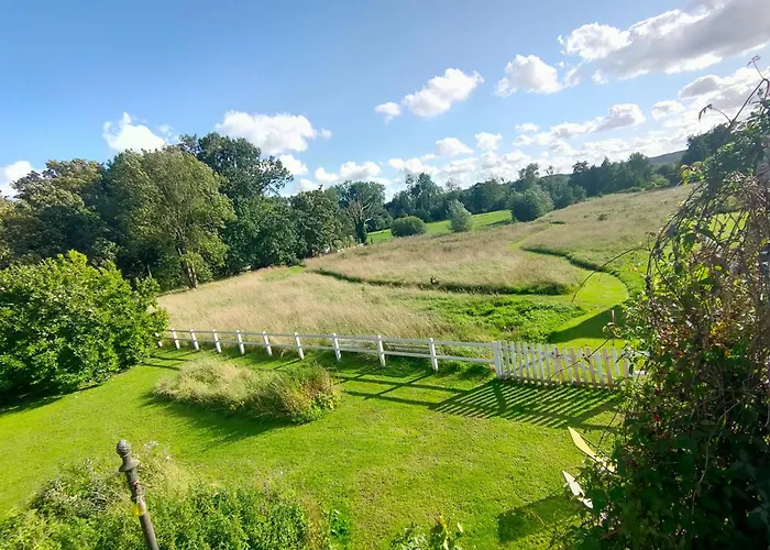 Bed & Breakfast Les Aires En Scenes Au Bord De L'eau 4*