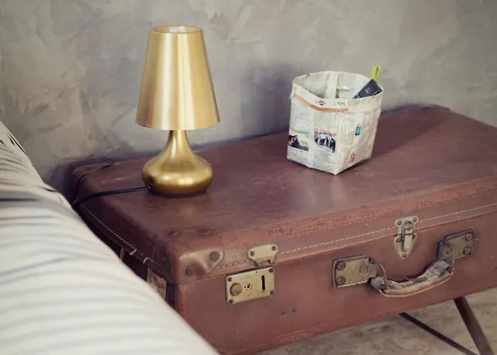 Les Aires En Scenes Au Bord De L'eau