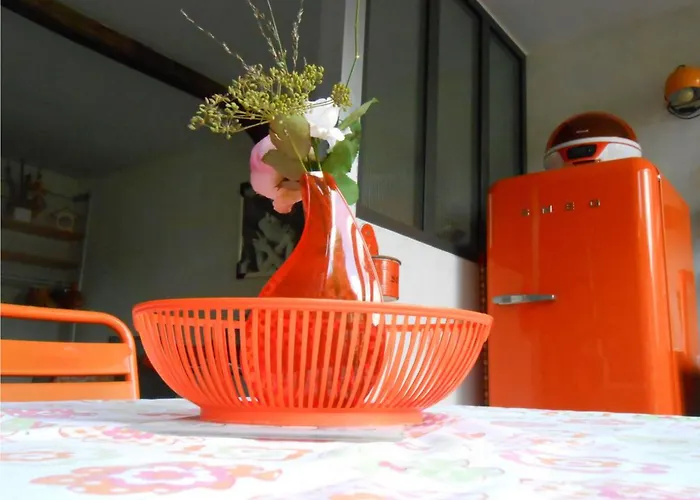 Les Aires En Scenes Au Bord De L'eau 4*