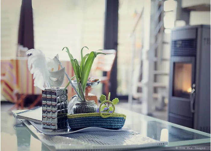 Bed & Breakfast Les Aires En Scenes Au Bord De L'eau 4*