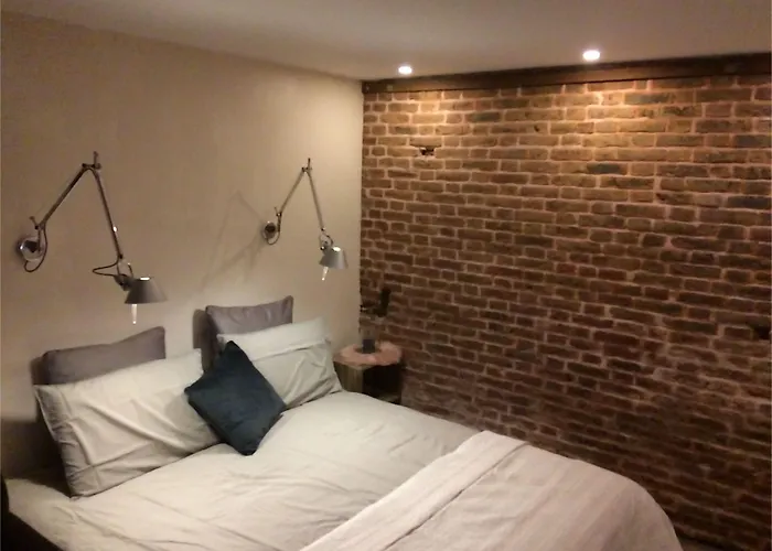 Bed & Breakfast Les Aires En Scenes Au Bord De L'eau 4*