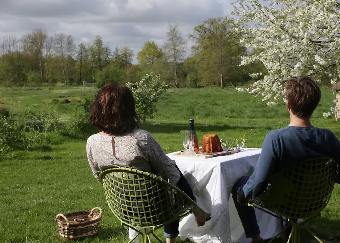 Bed & Breakfast Les Aires En Scenes Au Bord De L'eau 4*