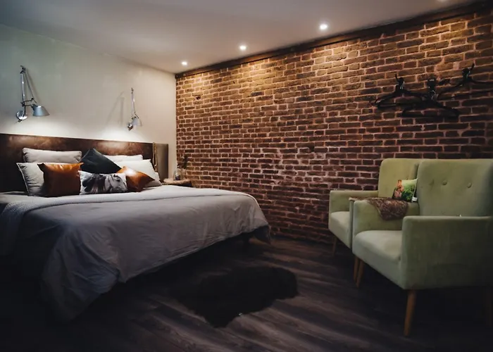 Les Aires En Scenes Au Bord De L'eau Bed & Breakfast 4*