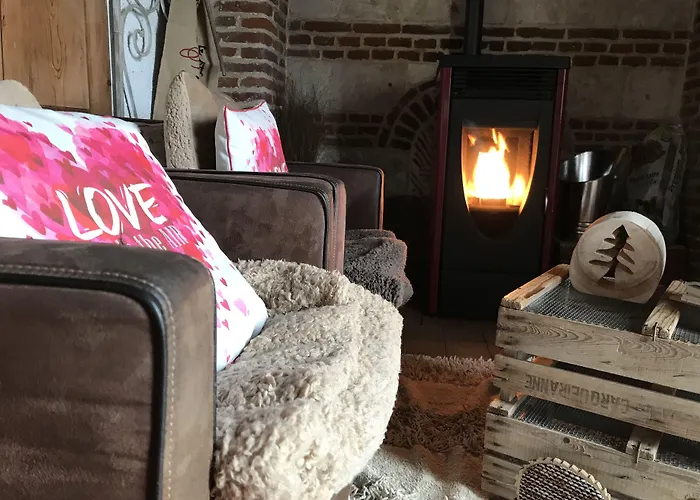 Les Aires En Scenes Au Bord De L'eau 4*