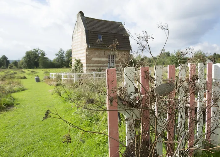 Les Aires En Scenes Au Bord De L'eau Epagne-Epagnette