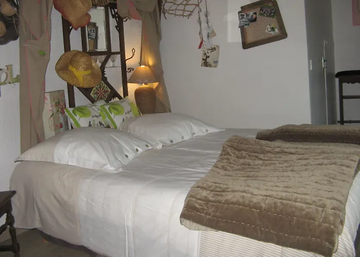 Les Aires En Scenes Au Bord De L'eau