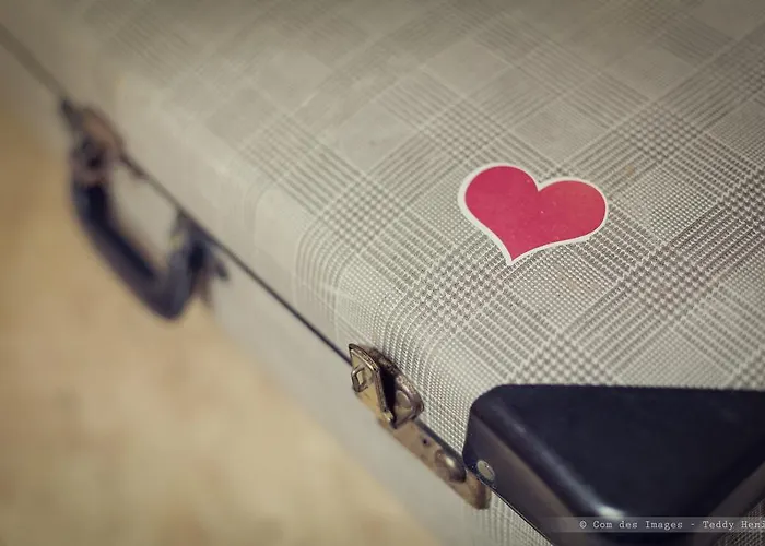 Les Aires En Scenes Au Bord De L'eau